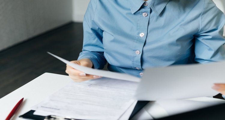 وکیل الزام به تنظیم سند رسمی