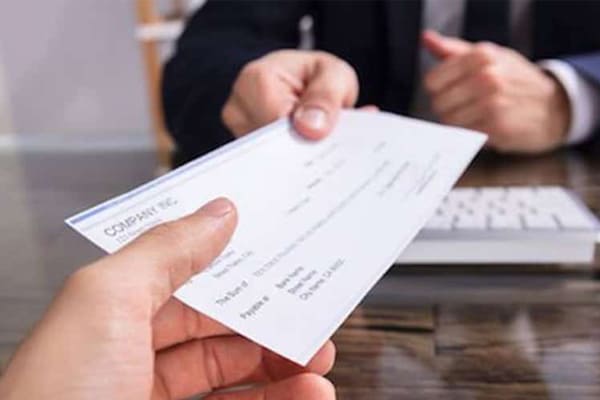 وکیل وصول چک های خارجی در ایران