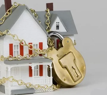 رفع بازداشت ملک