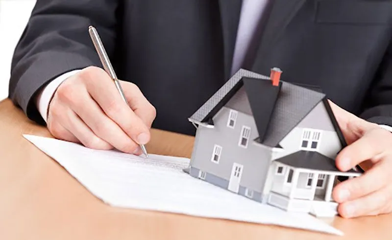 وکیل شکایت از سازنده برای عدم تحویل ملک