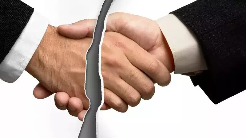 بهترین وکیل معامله معارض در تهران